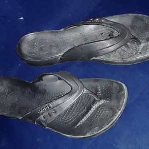 women's Crocs flip flops sandals black sz 10 thong